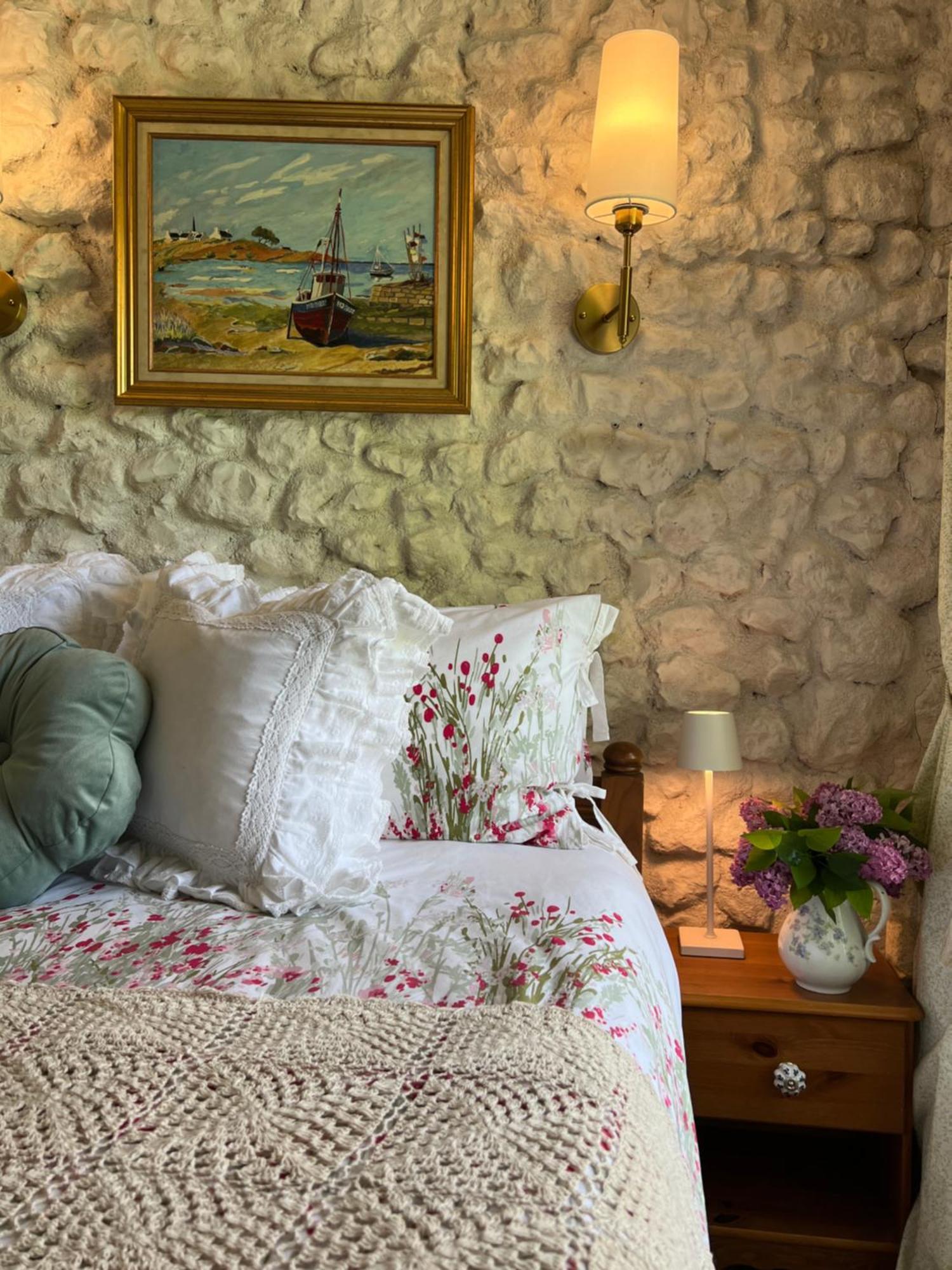 Entire Apartment With Swimming Pool Near Aubeterre Saint-Romain  エクステリア 写真